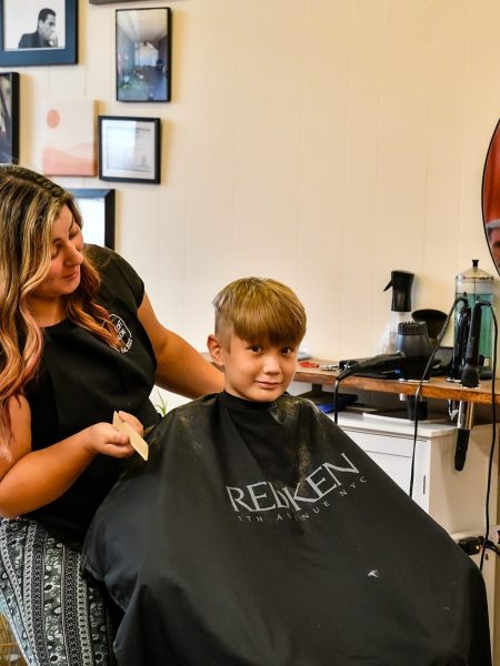 Courtney Phelps talking to a client in Fayetteville,TN